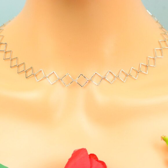 Delicate & Contemporary Necklace Chain, A Lovely Choice for Women, EVCH1702 - Picture 1 of 10